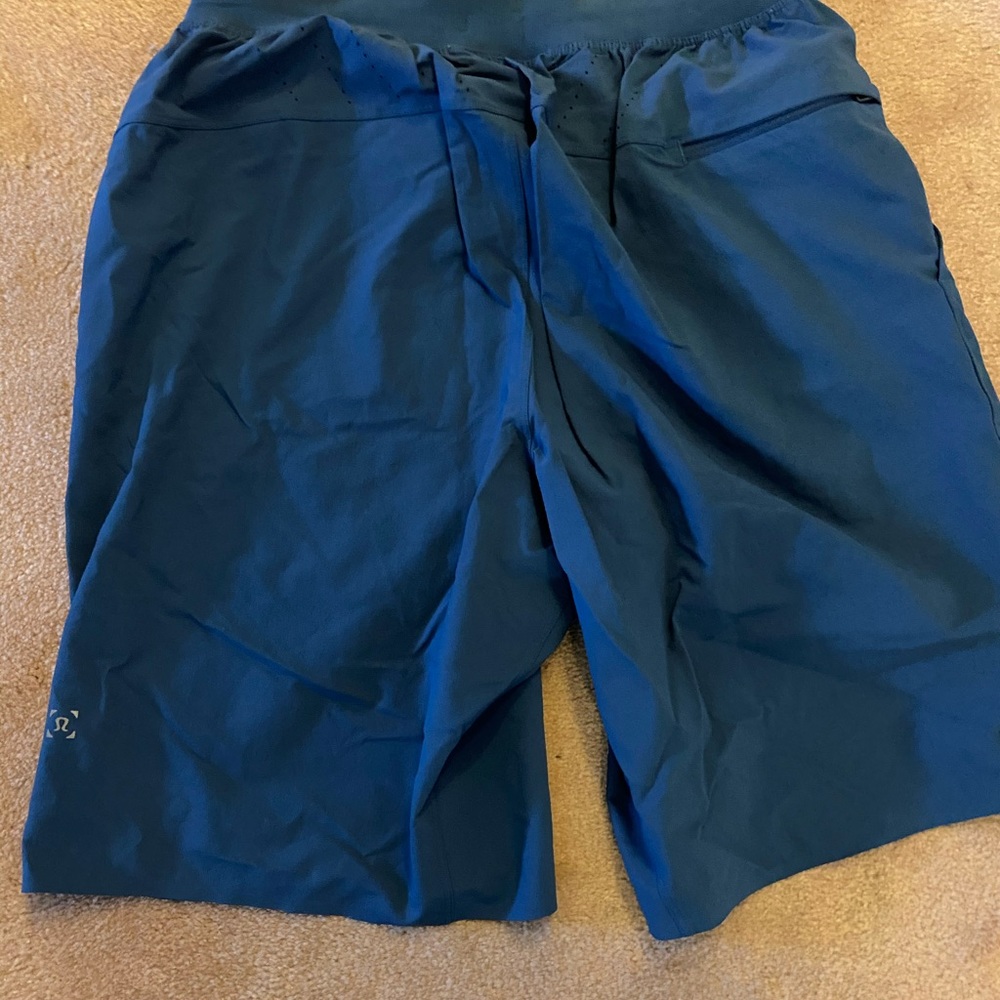 men’s Lululemon shorts